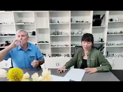 Πελάτης ανάπτυξης προϊόντος με εμπιστοσύνη